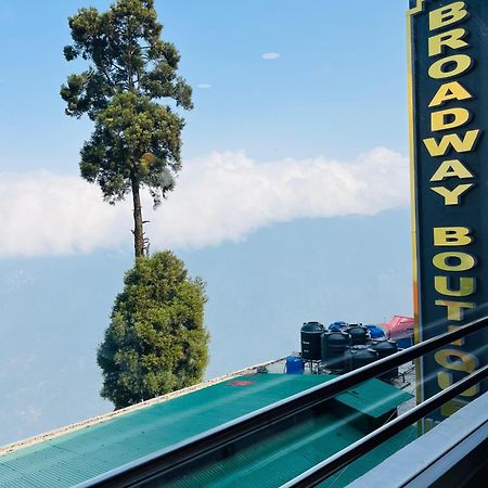 Luxury Stay At Hotel Broadway Boutique Mall Road Chowrasta Near Mahakal Temple Darjeeling  Esterno foto