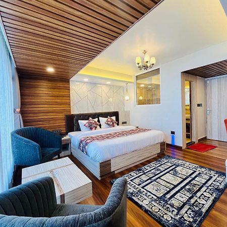 Luxury Stay At Hotel Broadway Boutique Mall Road Chowrasta Near Mahakal Temple Darjeeling  Esterno foto