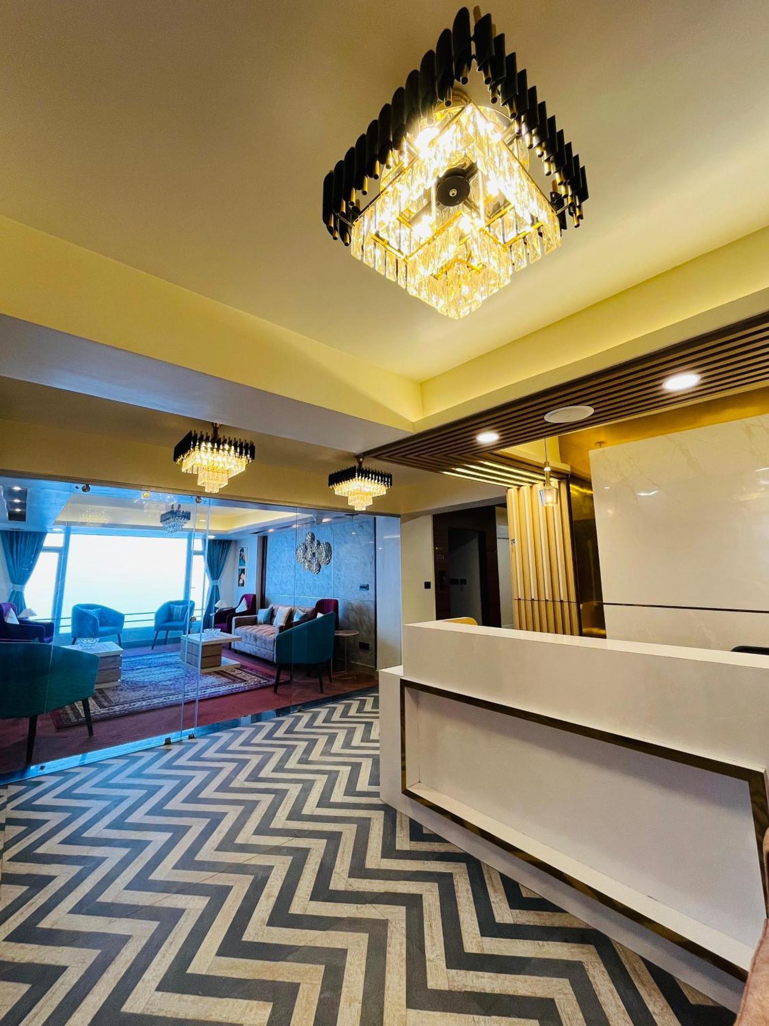 Luxury Stay At Hotel Broadway Boutique Mall Road Chowrasta Near Mahakal Temple Darjeeling  Esterno foto