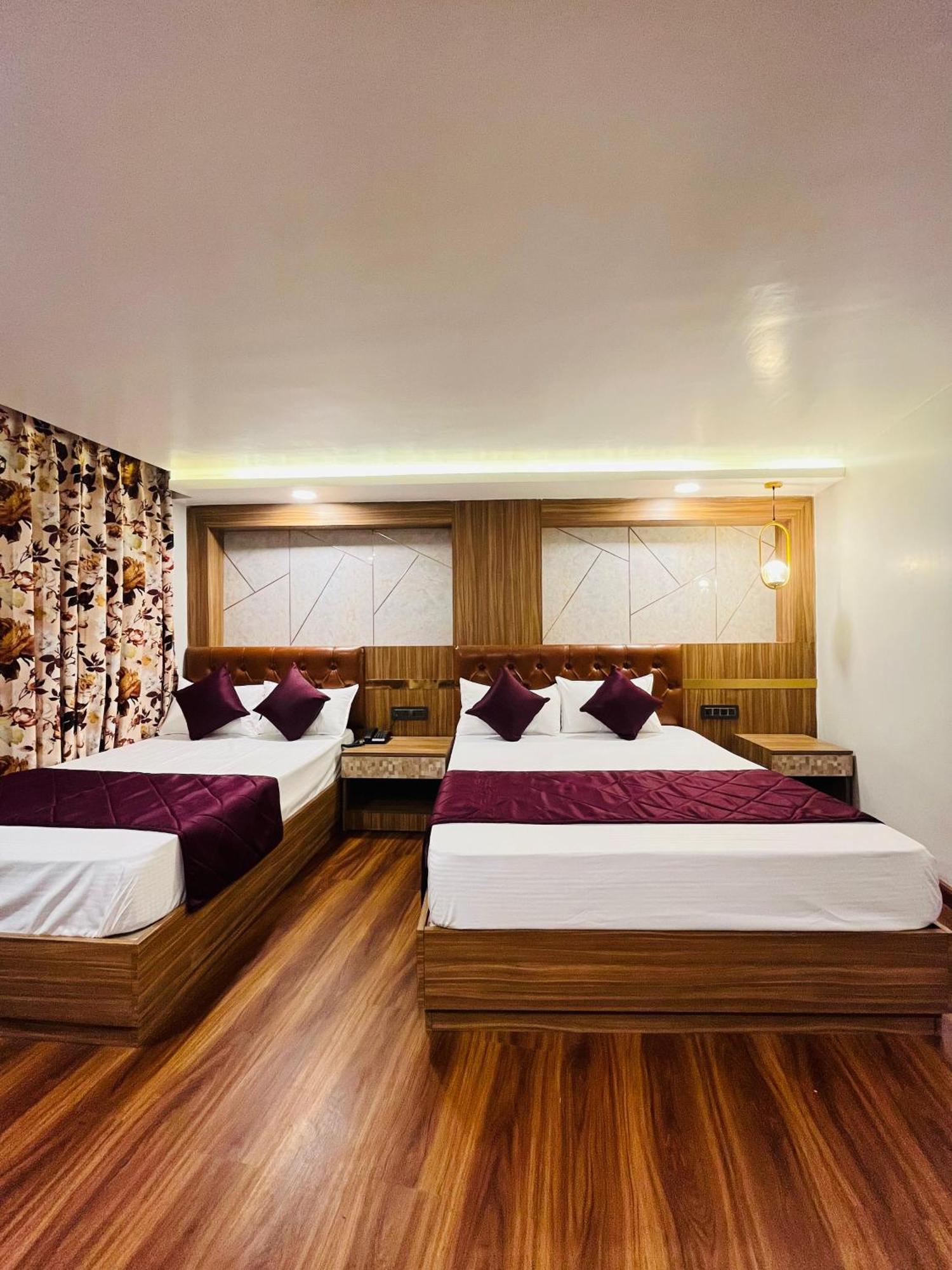 Luxury Stay At Hotel Broadway Boutique Mall Road Chowrasta Near Mahakal Temple Darjeeling  Esterno foto