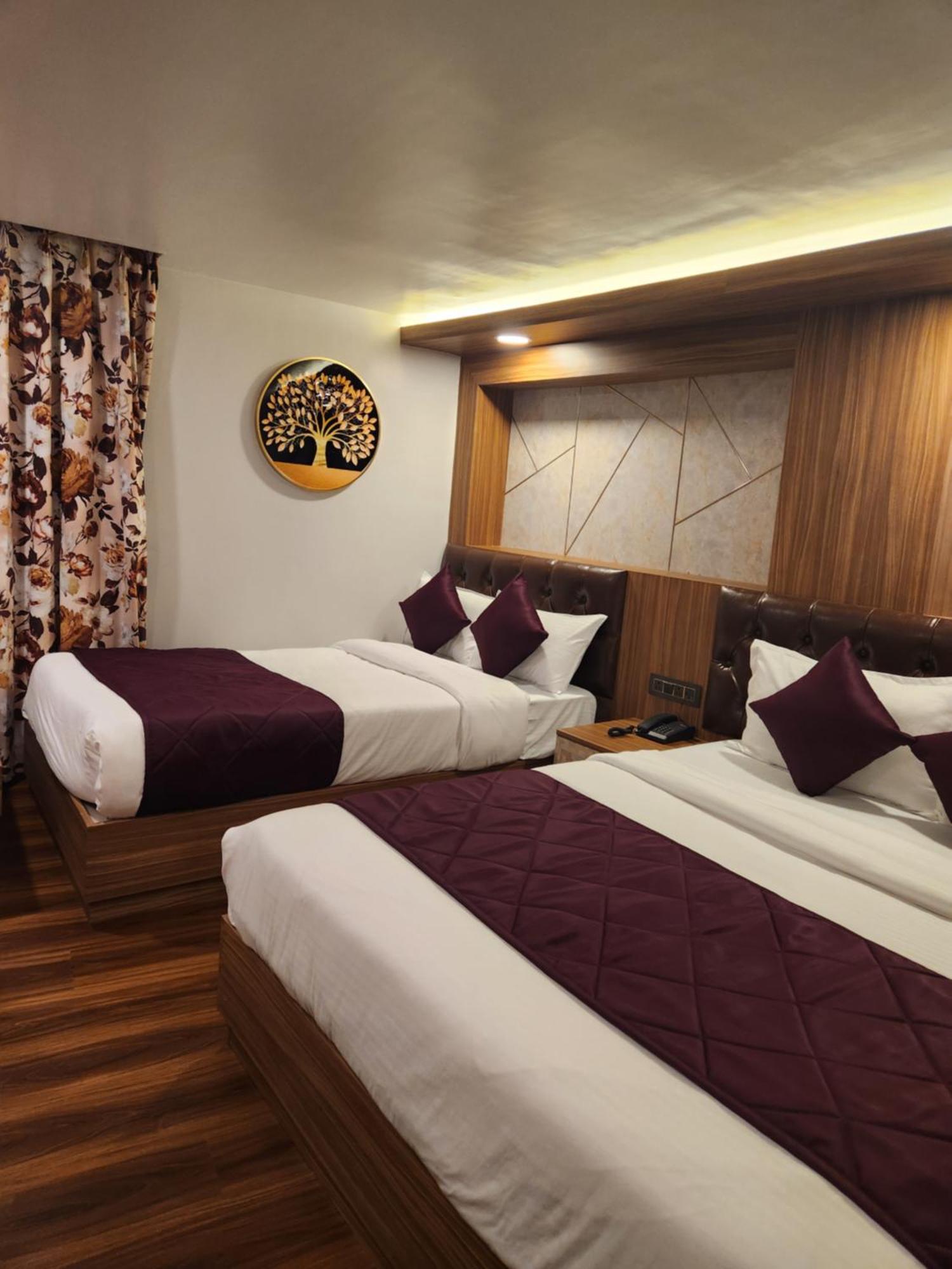 Luxury Stay At Hotel Broadway Boutique Mall Road Chowrasta Near Mahakal Temple Darjeeling  Esterno foto