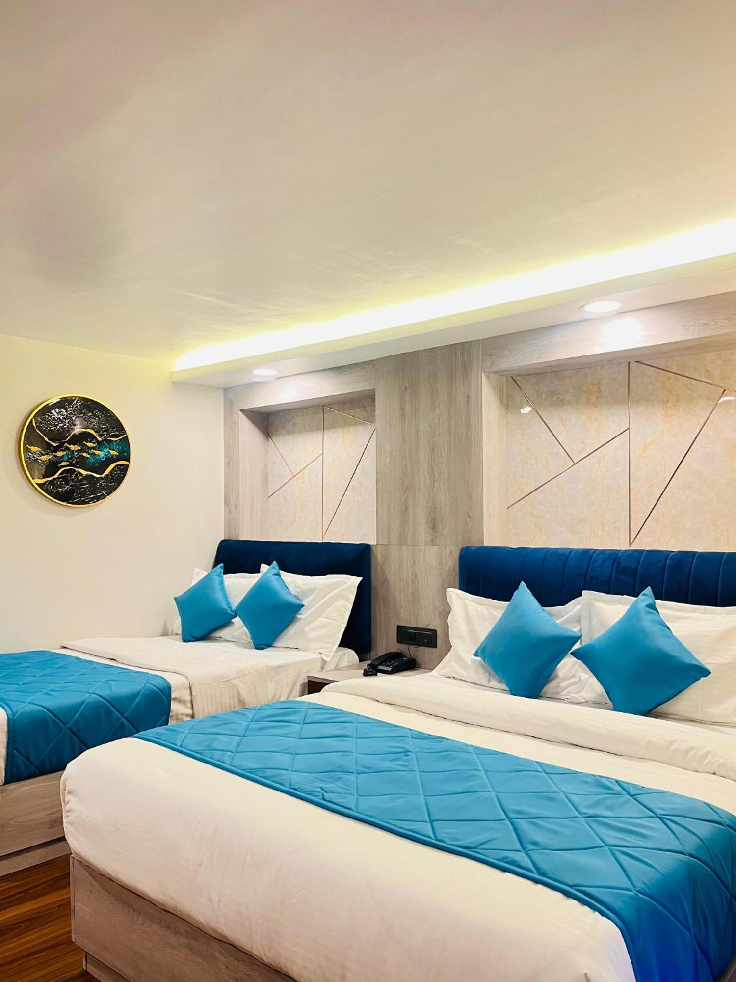 Luxury Stay At Hotel Broadway Boutique Mall Road Chowrasta Near Mahakal Temple Darjeeling  Esterno foto