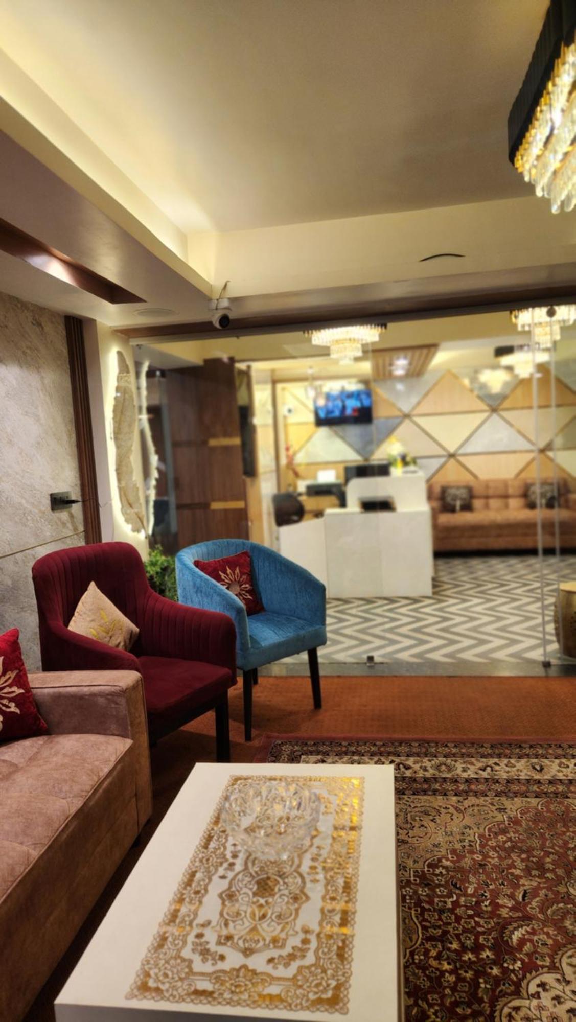 Luxury Stay At Hotel Broadway Boutique Mall Road Chowrasta Near Mahakal Temple Darjeeling  Esterno foto